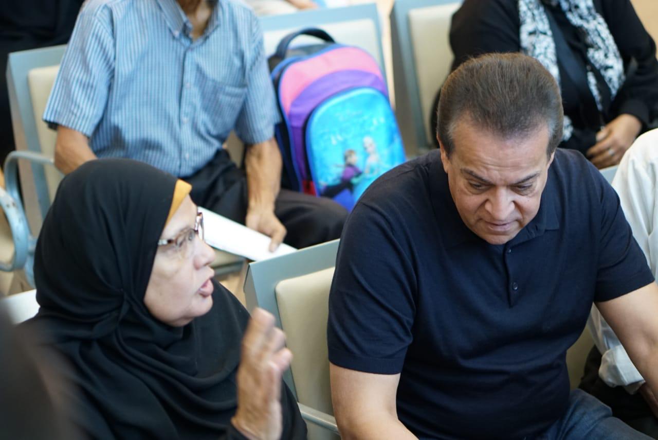 وزير الصحة يتفقد مجمع الإسماعيلية الطبي ويوجه بسرعة الاستجابة لطلبات المواطنين (3)