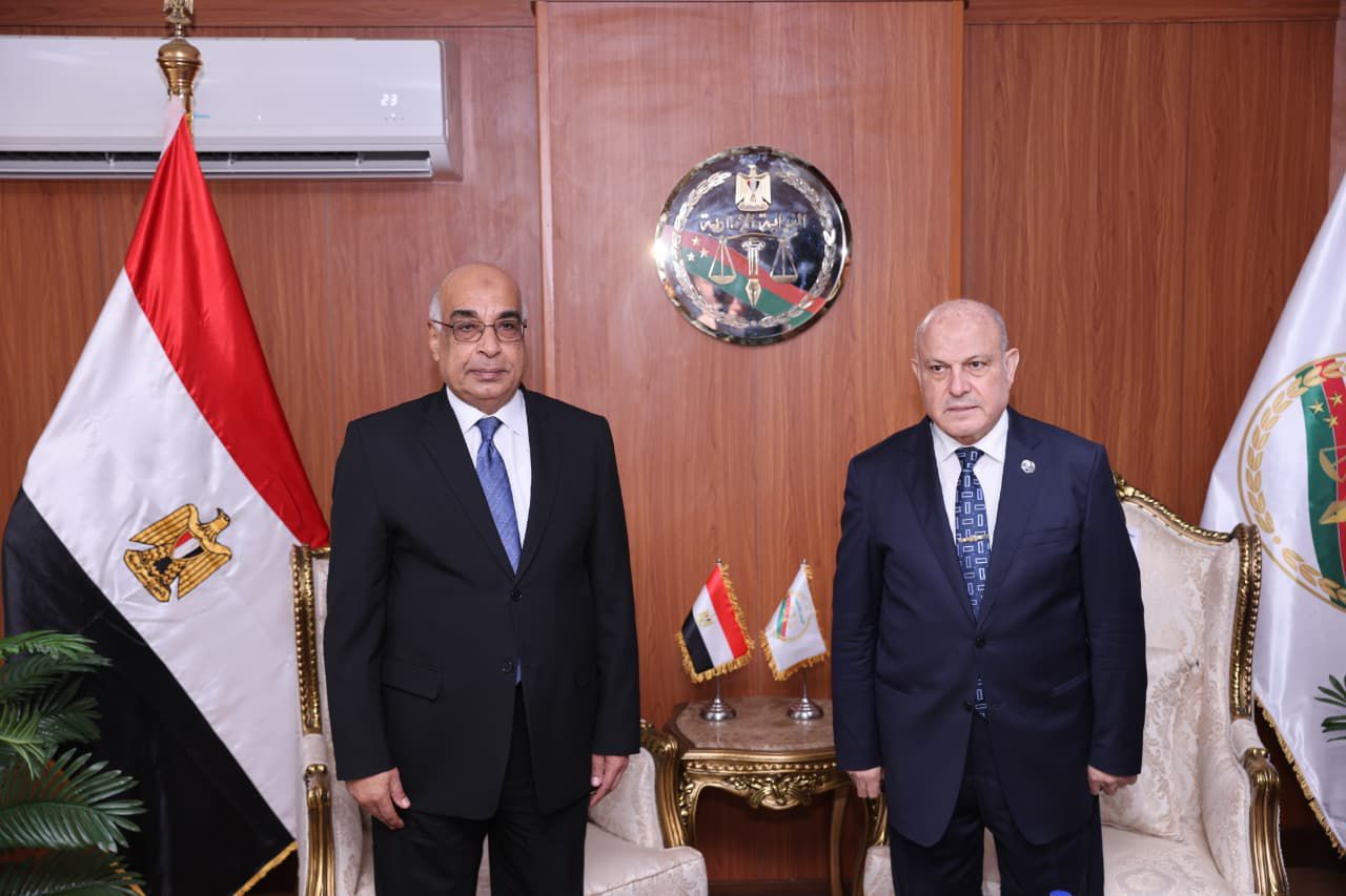 وزير العدل مع رئيس هيئة النيابة الادارية