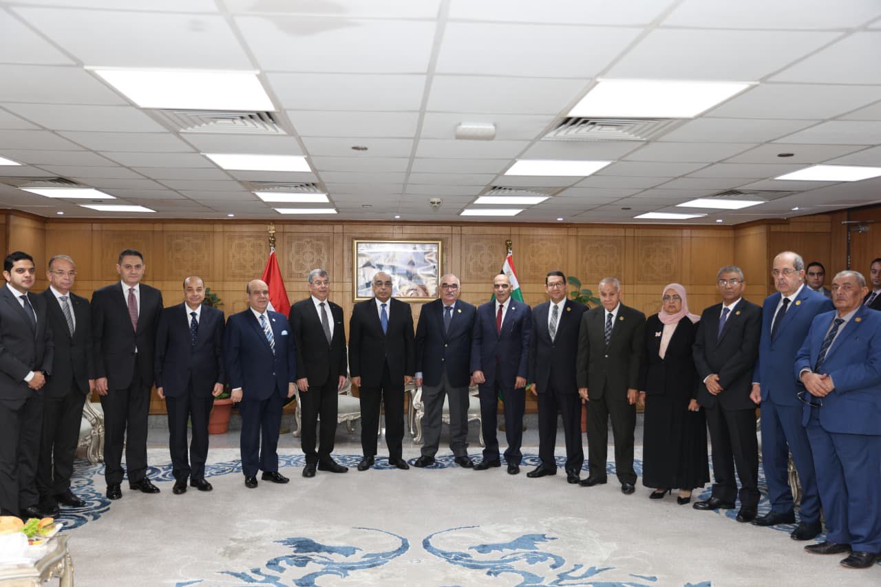 وزير العدل مع رئيس قضايا الدولة