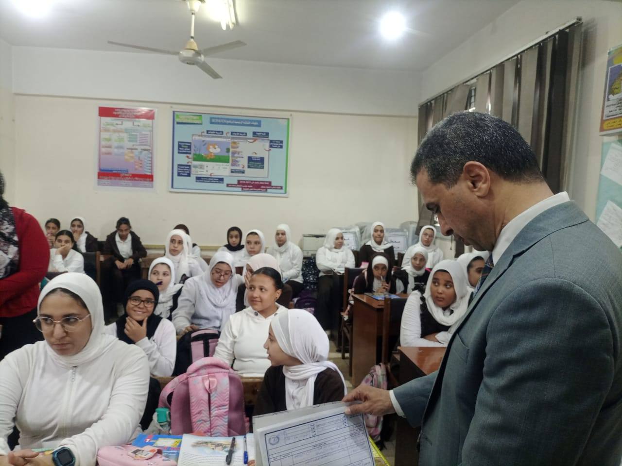 وكيل تعليم كفر الشيبخ يتابع امتحانات شهر اكتوبر