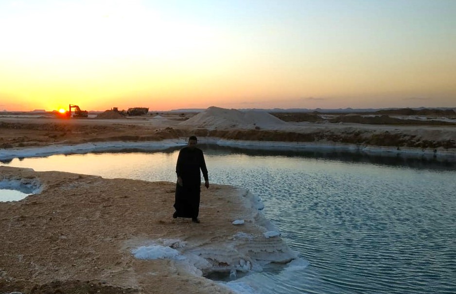 احدى بحيارات الملح في سيوة وقت الغروب احدى بحيارات الملح في سيوة وقت الغروب