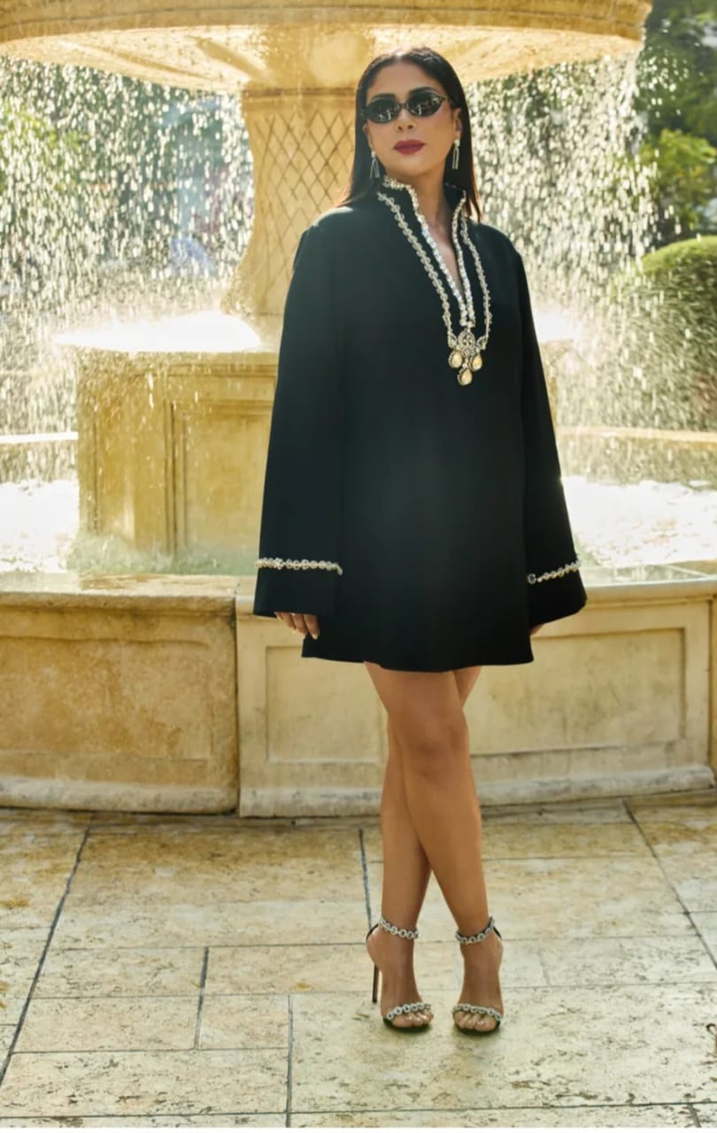 مني زكي بأناقة كلاسيكية عصرية