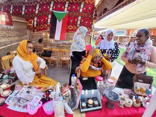 أغرب-منتجات-الركن-السودانى-فى-معرض-الوادي-الجديد-الزراعي-(10)