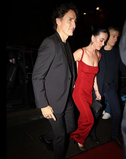 كاتي بيري تظهر علنا برفقة حبيبها