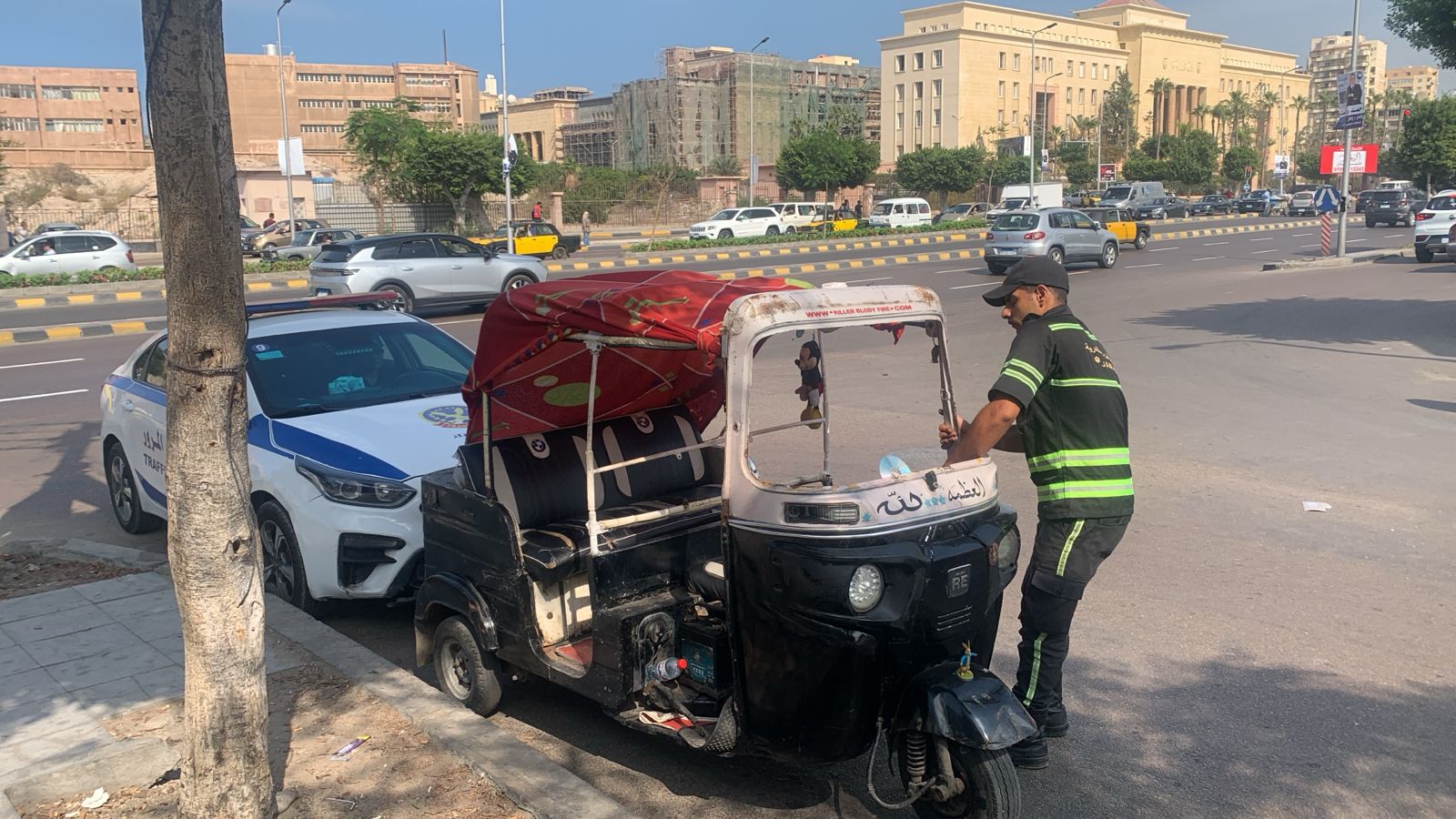 ضبط مركبات مخالفة في حملات مرورية في الإسكندرية