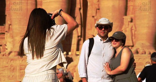 صور-العاشقين-أمام-معابد-أبوسمبل-(10)