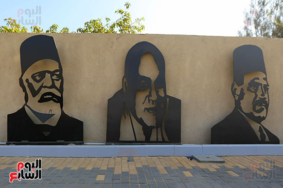 تجميل الطرق المؤدية للمتحف بمجسمات فنية