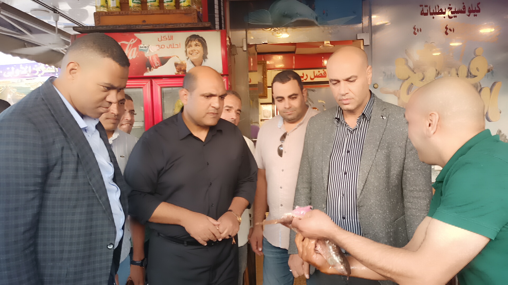 حملة في محال الفسيخ