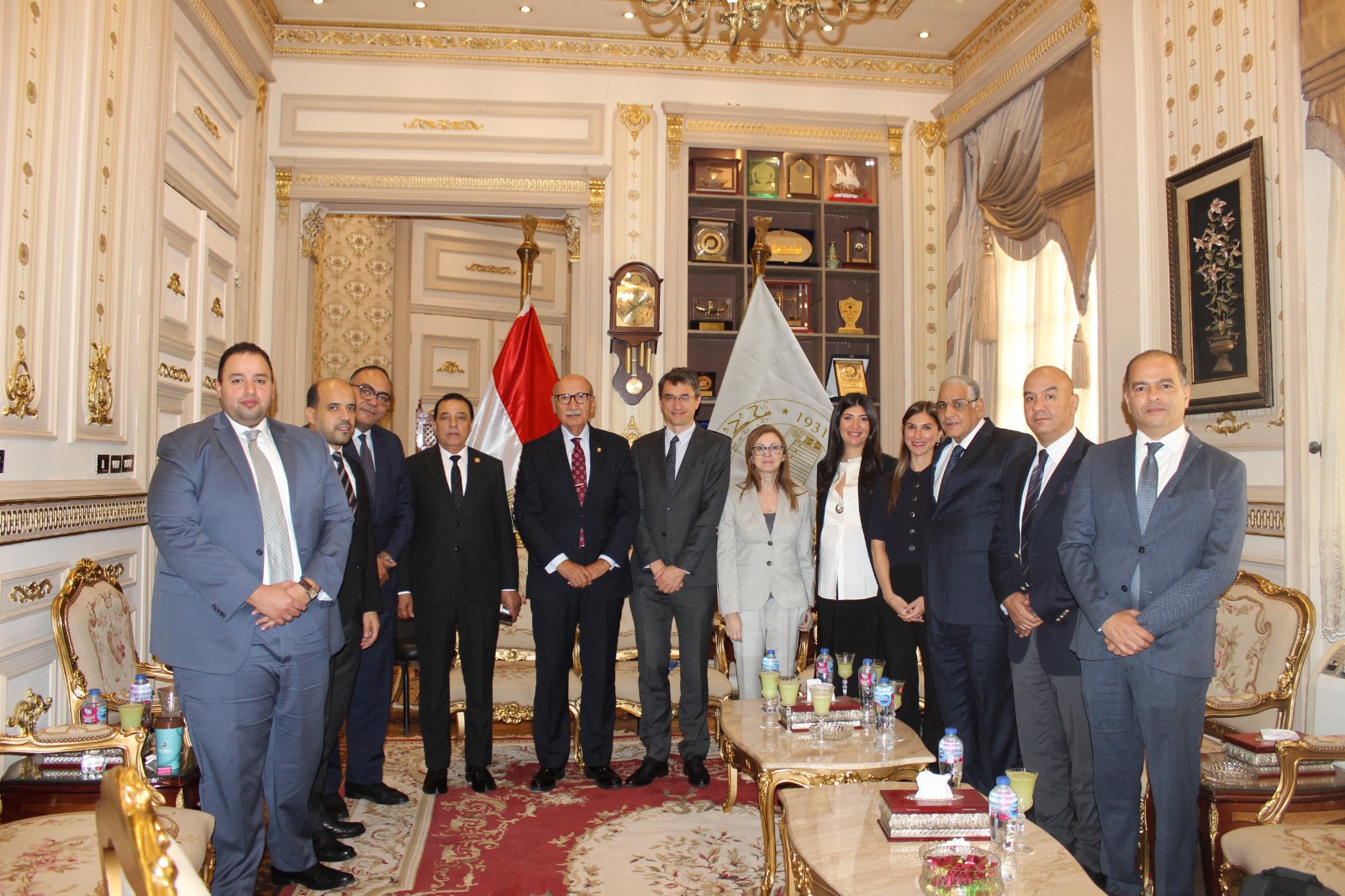 محكمة النقض تستضيف المدير الإقليمي لمجموعة مصر واليمن وجيبوتي بالبنك الدولي محكمة النقض تستضيف المدير الإقليمي لمجموعة مصر واليمن وجيبوتي بالبنك الدولي