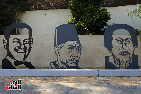 مجسمات فنية على جانبي الطرق المؤدية للمتحف الكبير