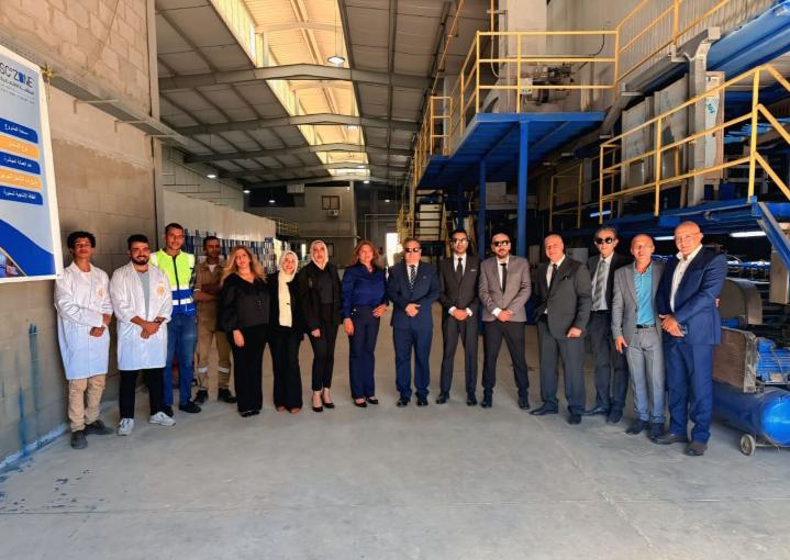 رئيس الوزراء يفتتح مصنع سيناى للمستلزمات الطبية لتوطين صناعة القفازات الطبية (2)