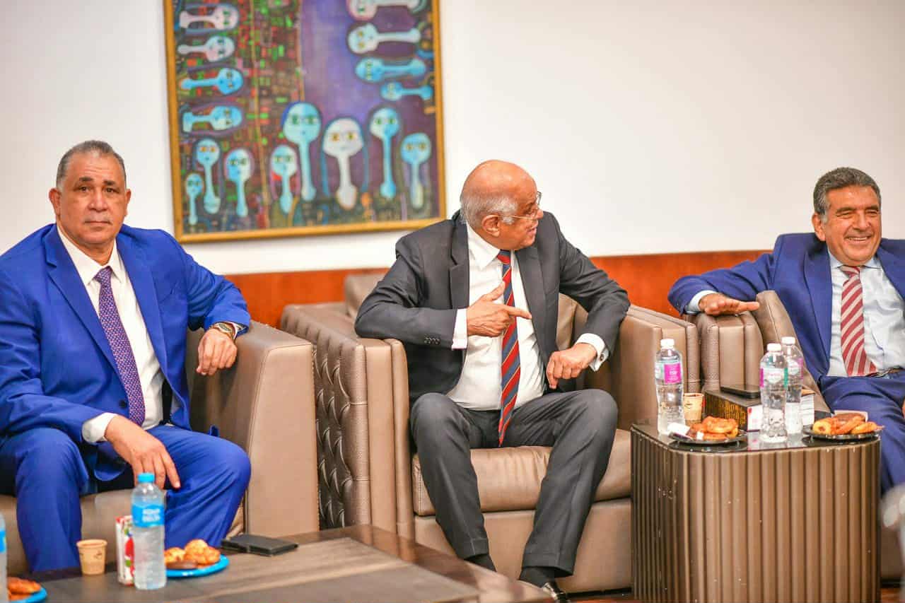 أعضاء لجنة المناقشة