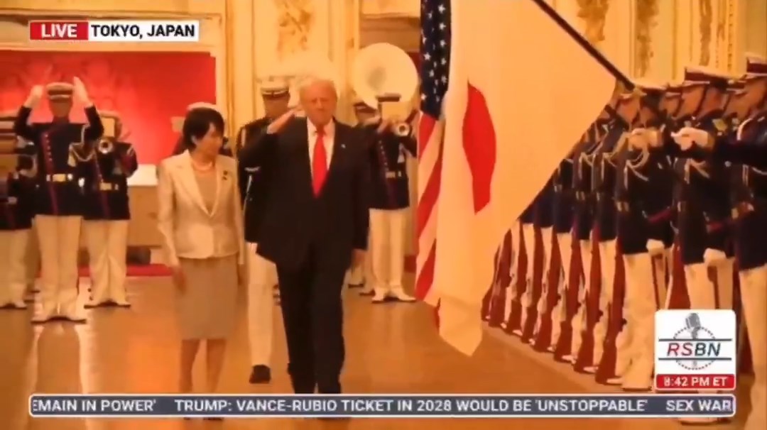 ترامب يربك رئيسة وزراء اليابان بموقف طريف ترامب يربك رئيسة وزراء اليابان بموقف طريف