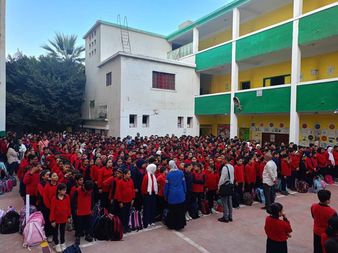 تخصيص فقرة يومية بالإذاعة المدرسية للتعريف بالمتحف المصري الكبير وأهميته الحضارية (5)