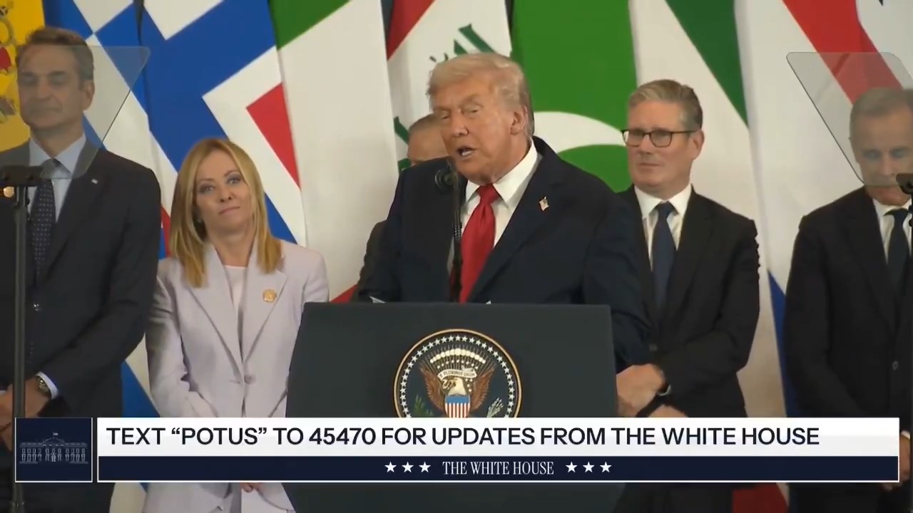 ترامب يبحث عن ميلوني وسط القادة المشاركين في قمة شرم الشيخ ترامب يبحث عن ميلوني وسط القادة المشاركين في قمة شرم الشيخ