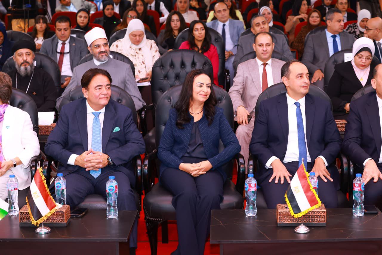 خلال المؤتمر