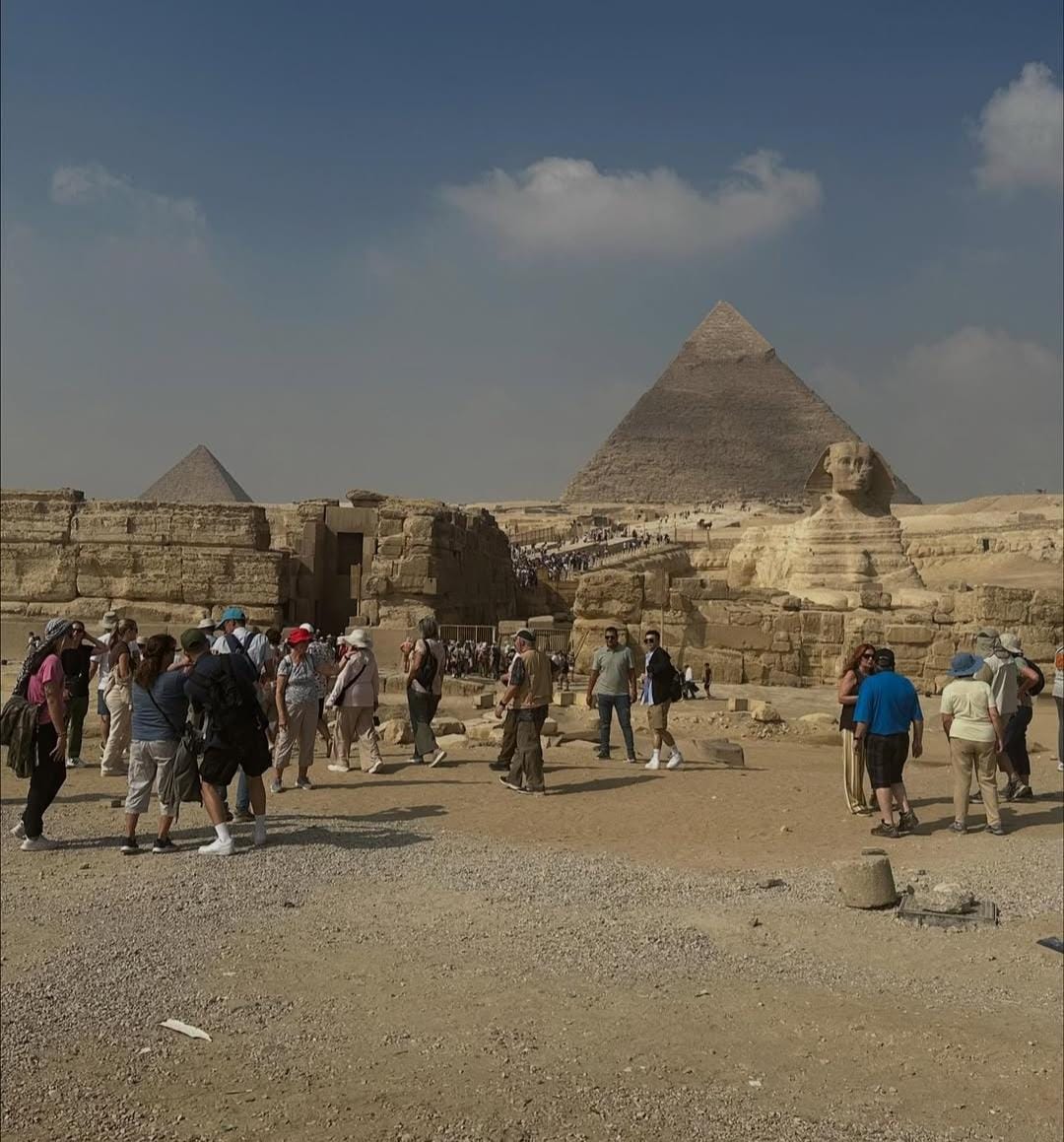 إيستوود في الأهرامات