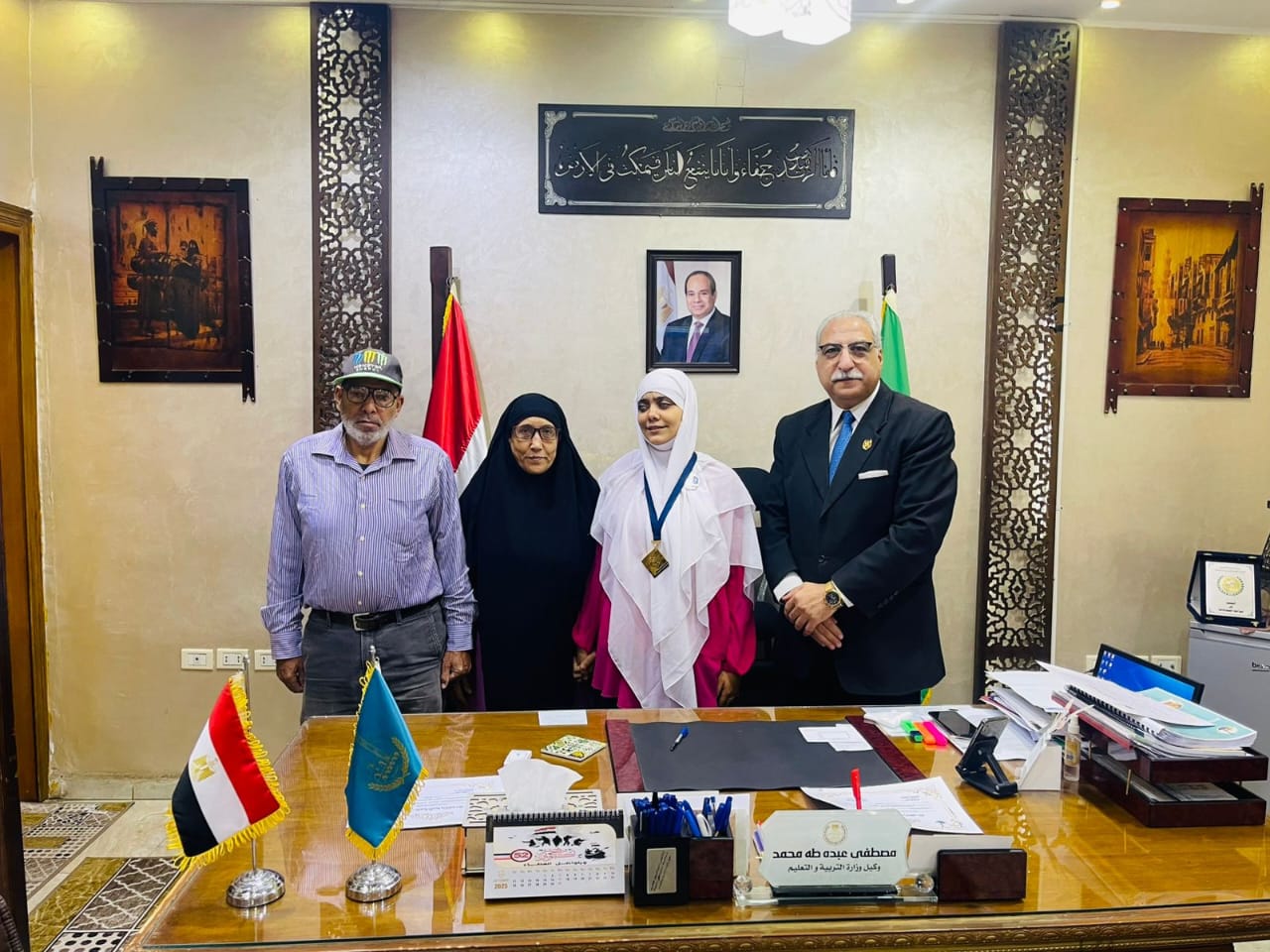 مدير تعليم القليوبية والطالبة بسملة وأسرتها مدير تعليم القليوبية والطالبة بسملة وأسرتها