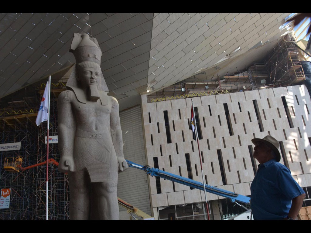 الدكتور زاهي حواس الدكتور زاهي حواس