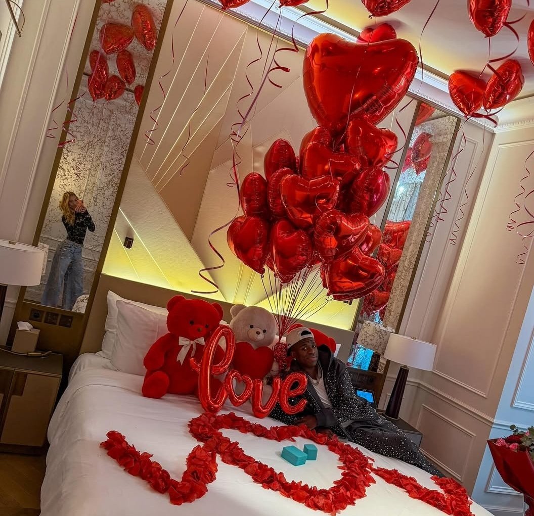 فينيسيوس جونيور يطلب خطوبة صديقته