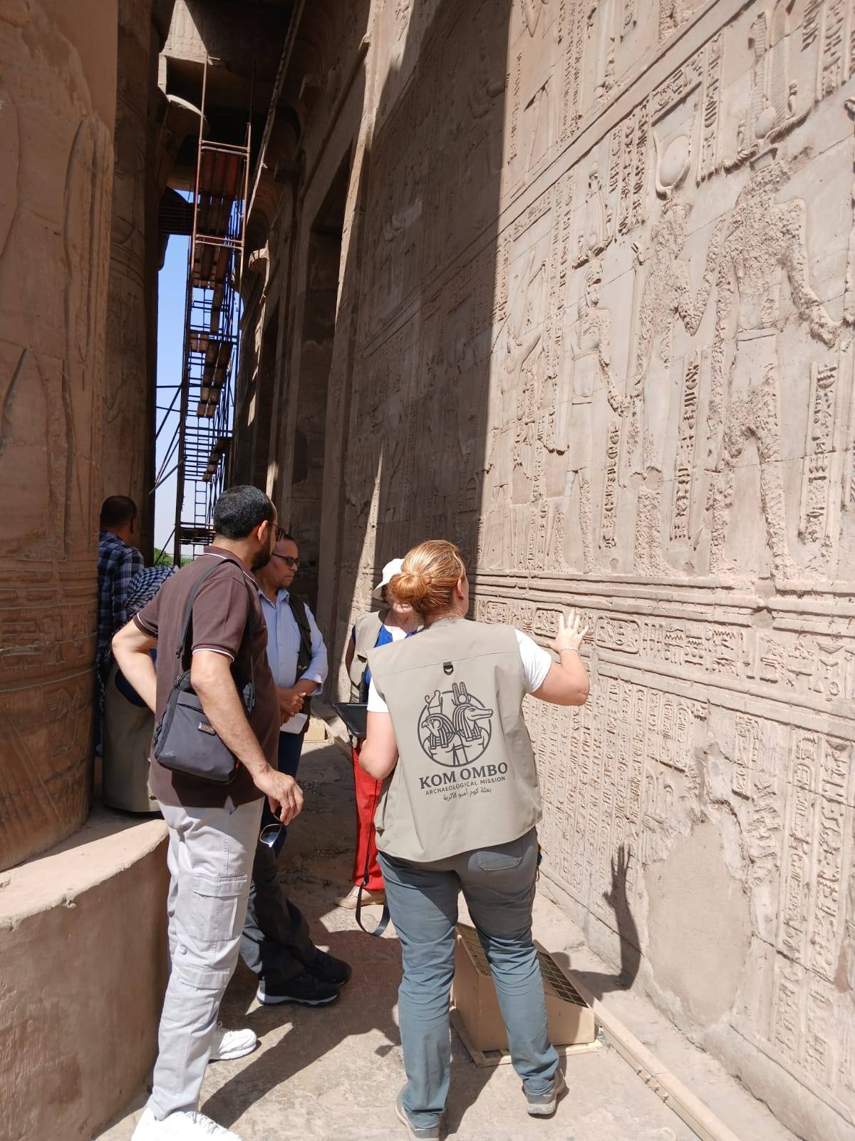 أعمال البعثة الألمانية بمعبد كوم أمبو (1)