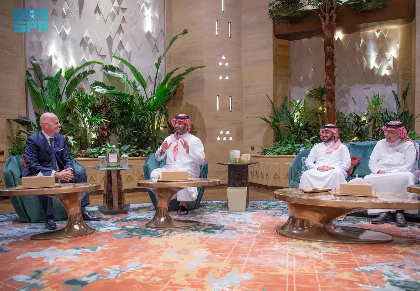 G4XeFueWYAAA9R2 G4XeFueWYAAA9R2