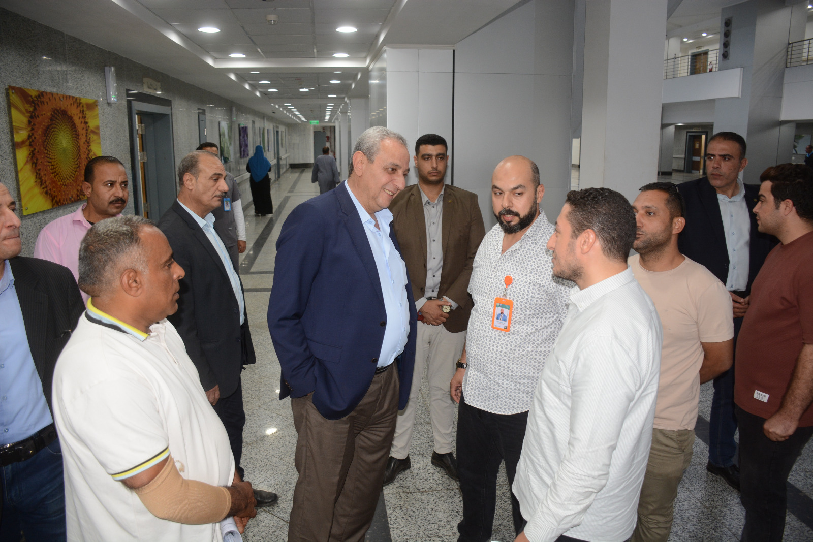 جولة المحافظ بالمستشفي جولة المحافظ بالمستشفي