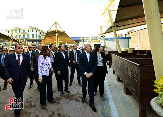 رئيس الوزراء يفتتح مشروع تطوير سوق العتبة بعد اكتمال الأعمال وإعادة التأهيل (18)