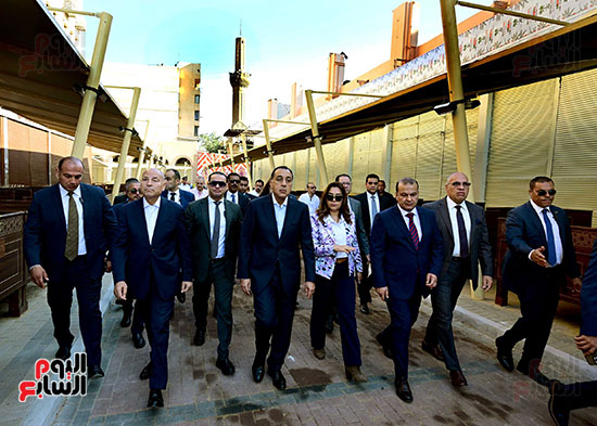 رئيس الوزراء يفتتح مشروع تطوير سوق العتبة بعد اكتمال الأعمال وإعادة التأهيل (23)