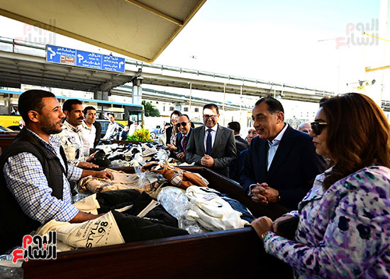 رئيس الوزراء يفتتح مشروع تطوير سوق العتبة بعد اكتمال الأعمال وإعادة التأهيل (14)
