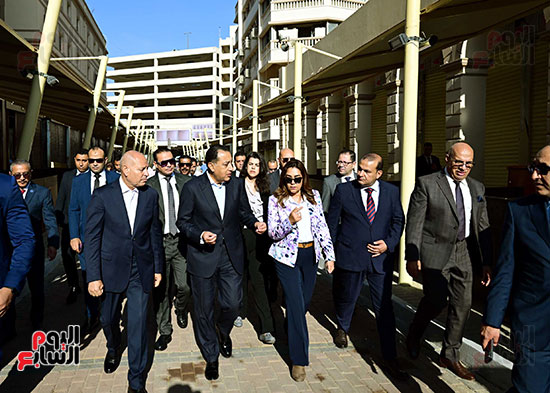 رئيس الوزراء يفتتح مشروع تطوير سوق العتبة بعد اكتمال الأعمال وإعادة التأهيل (20)