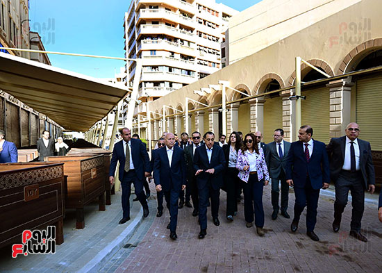 رئيس الوزراء يفتتح مشروع تطوير سوق العتبة بعد اكتمال الأعمال وإعادة التأهيل (21)