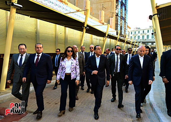 رئيس الوزراء يفتتح مشروع تطوير سوق العتبة بعد اكتمال الأعمال وإعادة التأهيل (19)