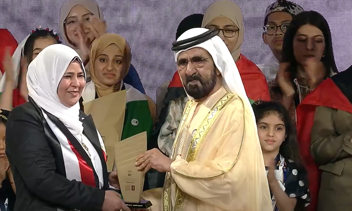 فوز  سحر عبد الفتاح بلقب المشرف المتميز على مستوى العالم العربي