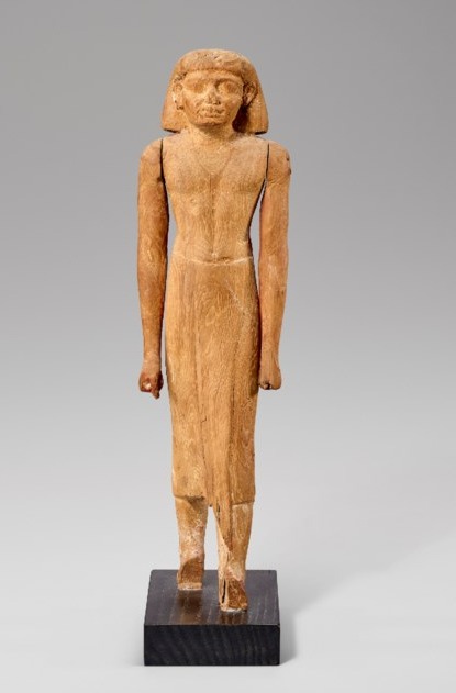 تمثال لمسئول مصري