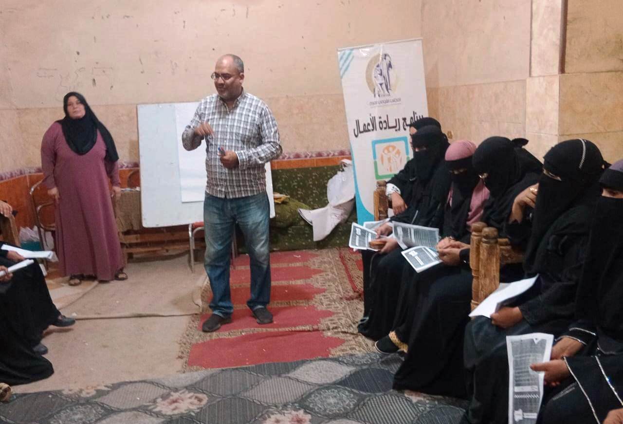 جانب من جلسات الدوار فى قرى أسوان (1)