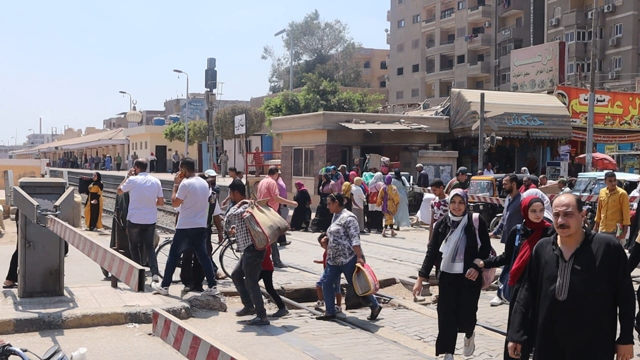 عبور المزلقان قبل القطار عبور المزلقان قبل القطار