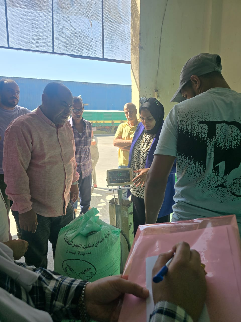 جانب من الحملات  على المخابز