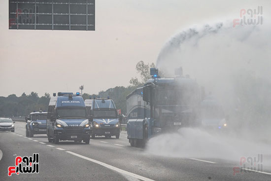 قوات الشرطة تفض الأَراب قوات الشرطة تفض الأَراب