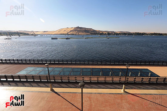 الممشى-الزجاجى