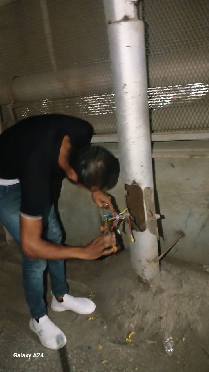 أسلاك الكهرباء أسلاك الكهرباء