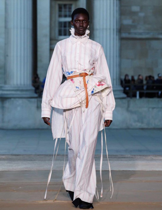 الحزام الرفيعة