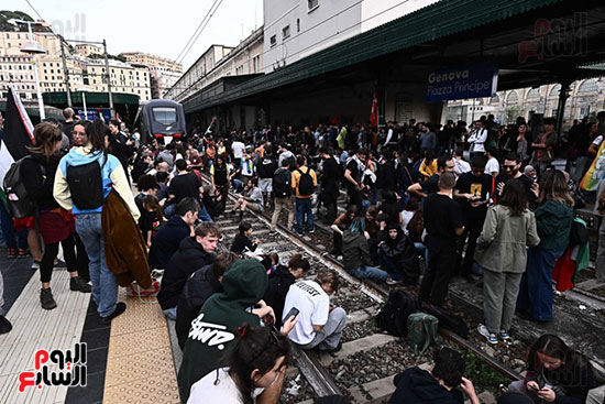 إضراب عام في إيطاليا احتجاجًا على اعتراض إسرائيل لأسطول الحرية المتجه إلى غزة إضراب عام في إيطاليا احتجاجًا على اعتراض إسرائيل لأسطول الحرية المتجه إلى غزة