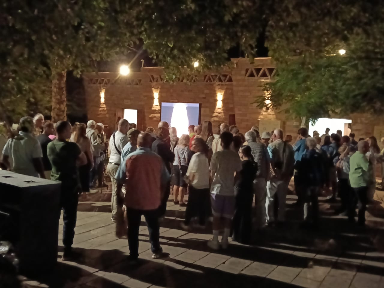 استمتاع السياح بالعرض استمتاع السياح بالعرض