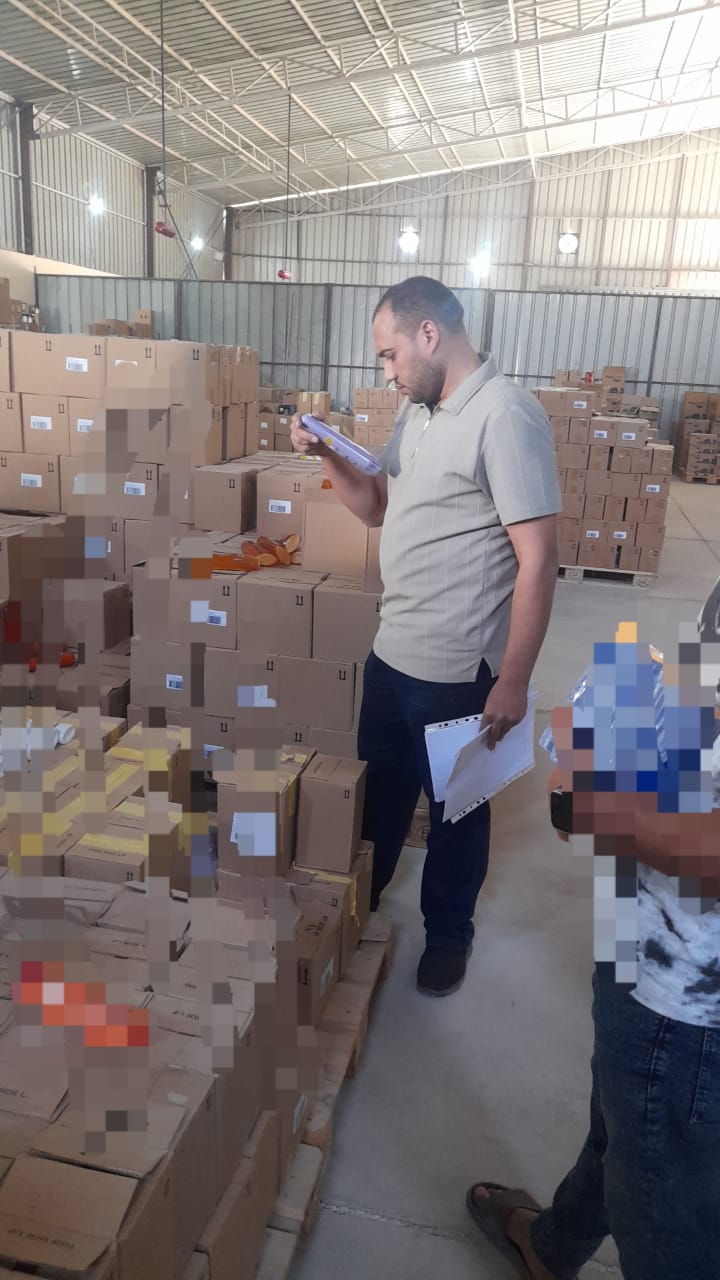 ضبط سمن مجهول المصدر ونصف طن جبن متعفن داخل مخزن بسوهاج (2)