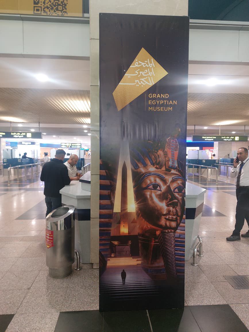 تزيين صالة كبار الزوار بمطار القاهرة الدولي (9)