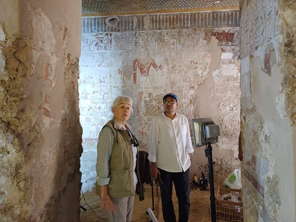 أعمال بعثة بازل السويسرية التى تعمل فى جبانه عبد القرنة أعمال بعثة بازل السويسرية التى تعمل فى جبانه عبد القرنة