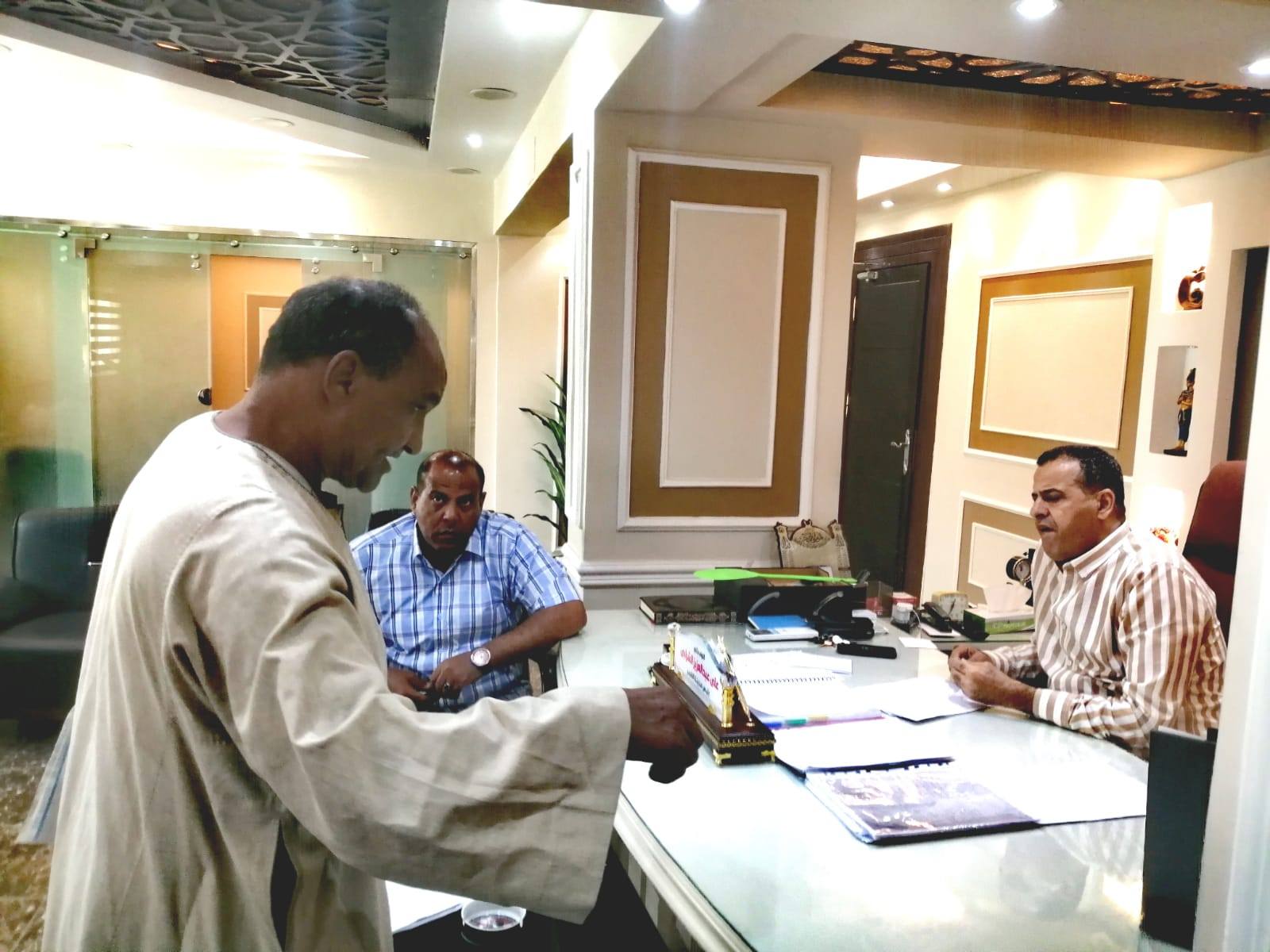 لقاءات رئيس المدينة لحل مشكلات المواطنين بالأقصر لقاءات رئيس المدينة لحل مشكلات المواطنين بالأقصر