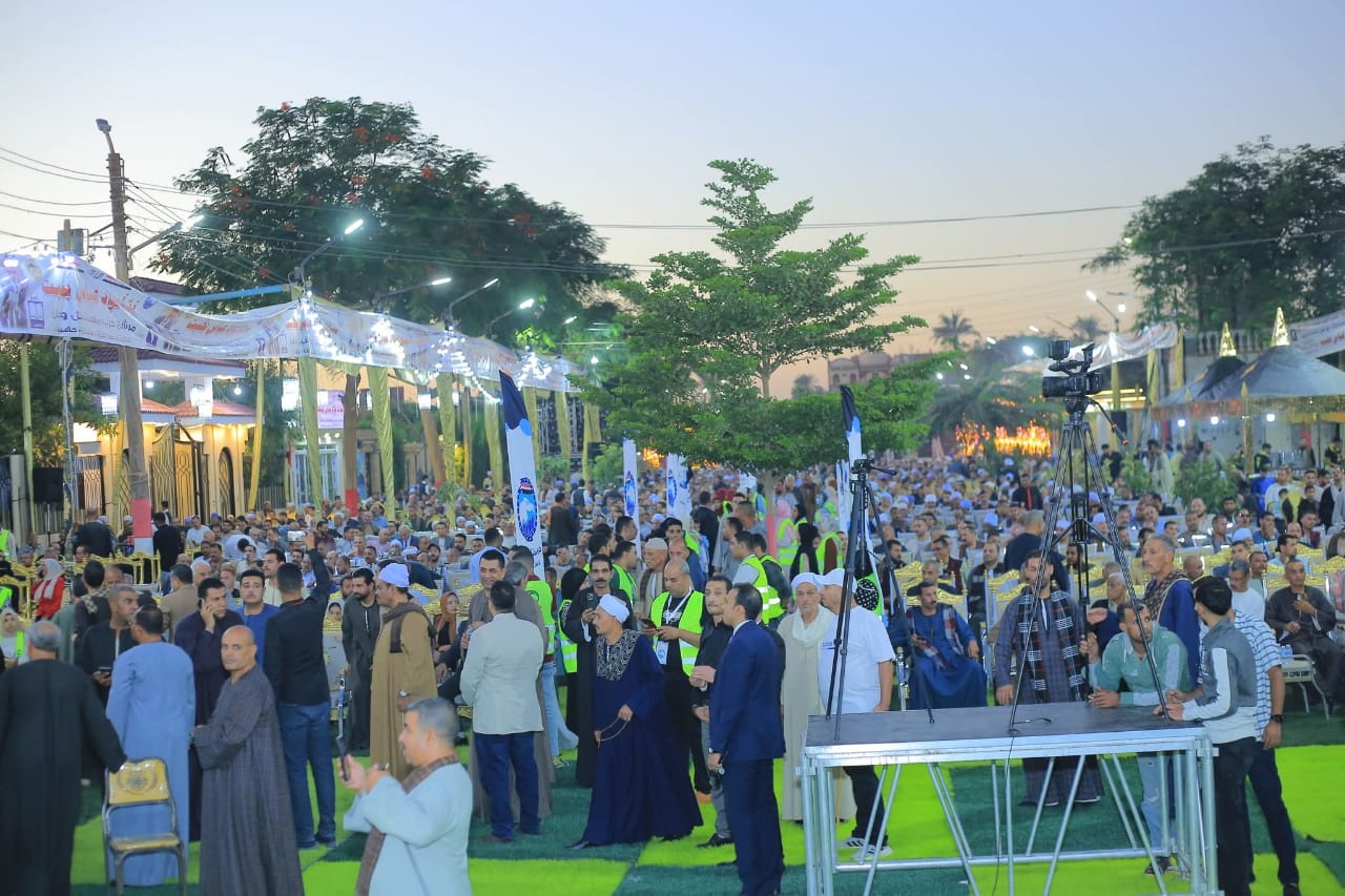 حضور جماهيرى 