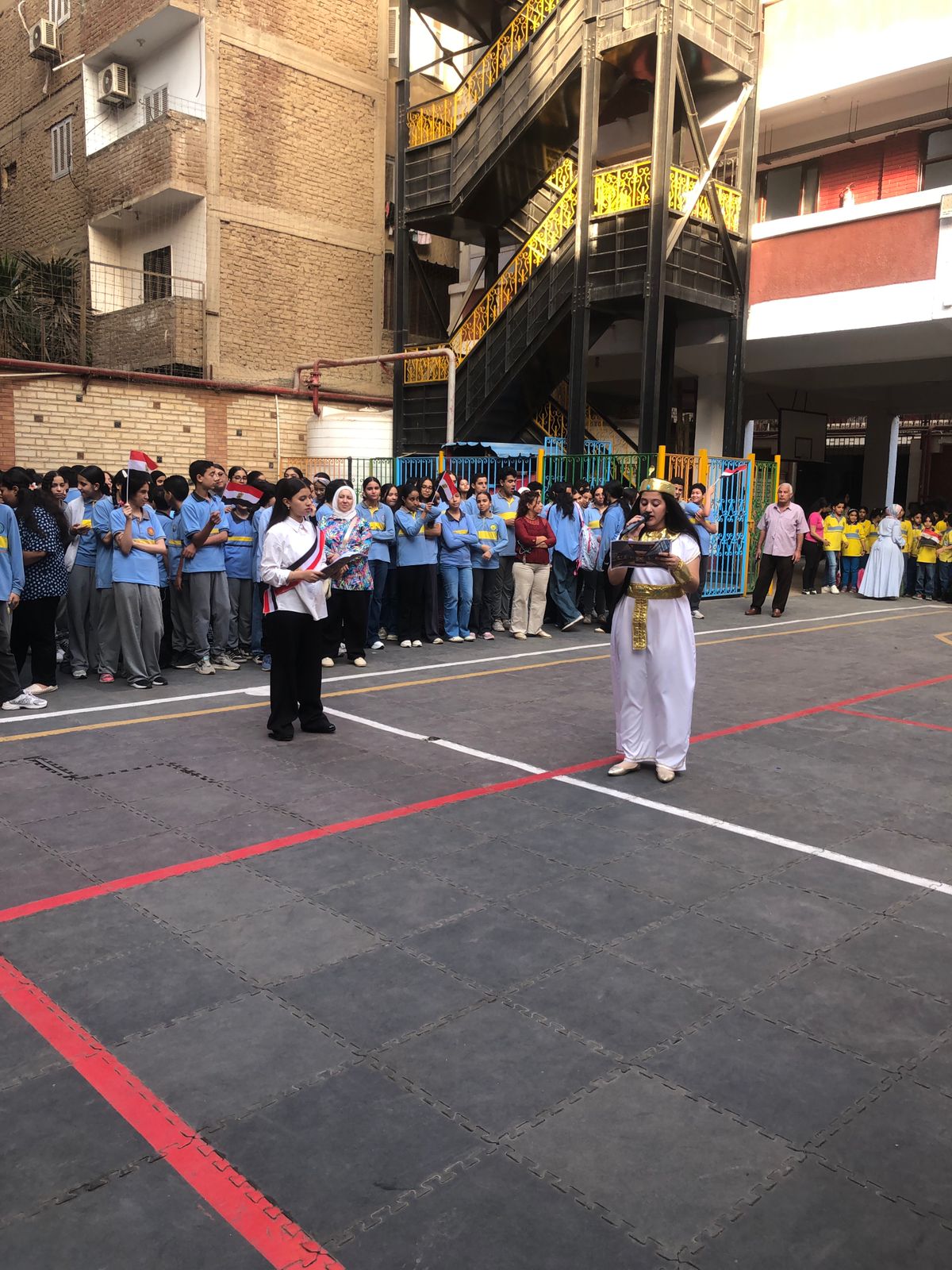 فقرات مدرسية بالزي الفرعوني